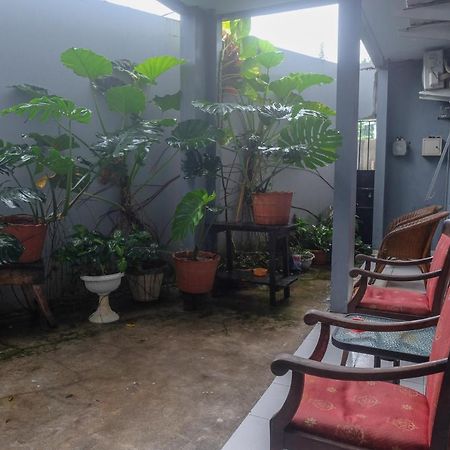 Reddoorz At Lapangan Bandara Sam Ratulangi Manado Hotell Exteriör bild