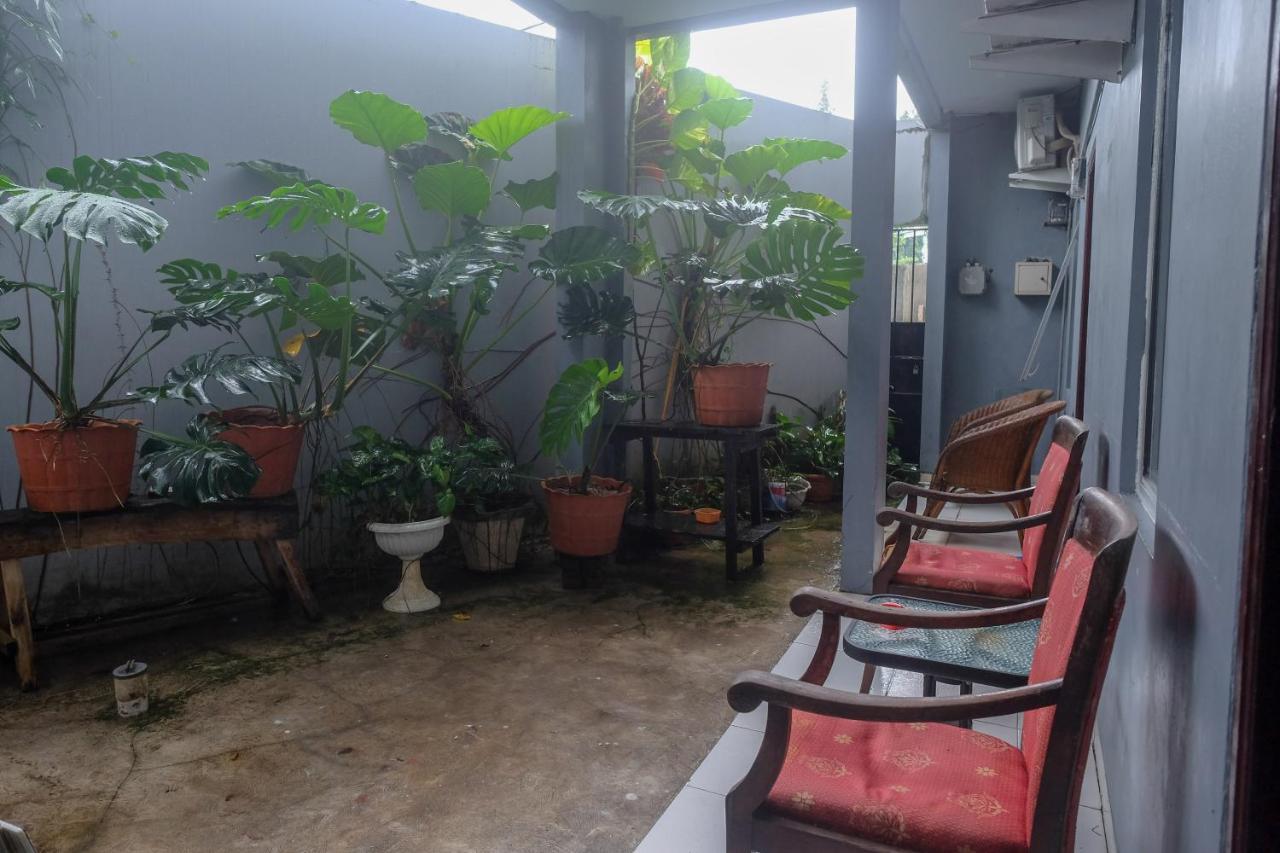 Reddoorz At Lapangan Bandara Sam Ratulangi Manado Hotell Exteriör bild