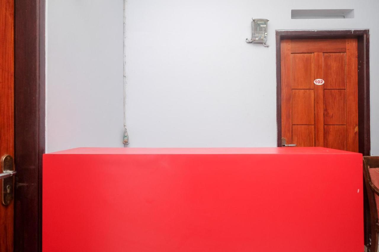 Reddoorz At Lapangan Bandara Sam Ratulangi Manado Hotell Exteriör bild